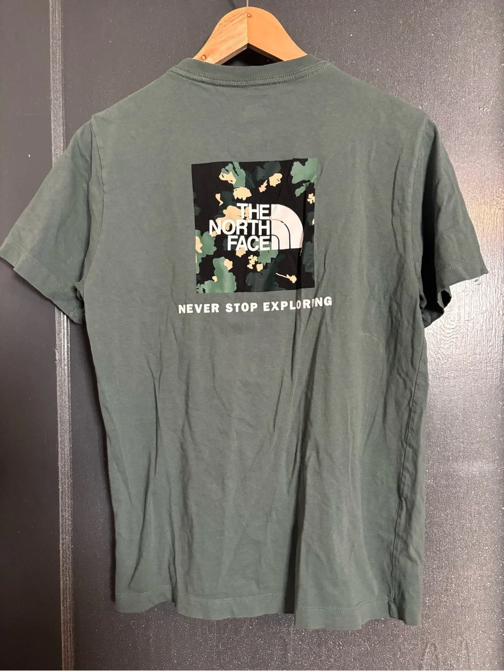 The North Face Men's Crewneck Tee — Hunter Green